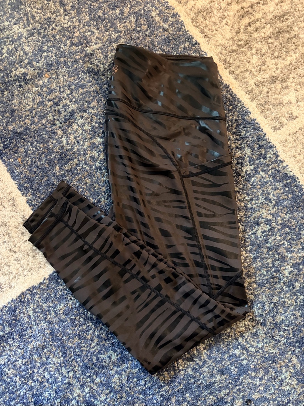 Black Zebra-Print High-Waist Performance Bodycon Leggings